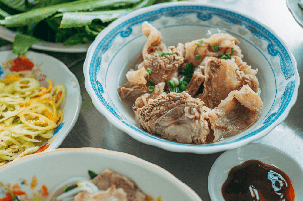 A true street food haven, offering an authentic taste of Saigon&rsquo;s local cuisine (Source: Pexels)